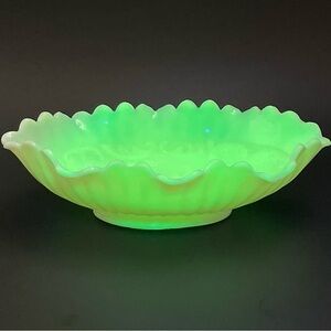Northwood Uranium Custard Glass Poppy Pickle Dish Early 1900s - With Small Chip
